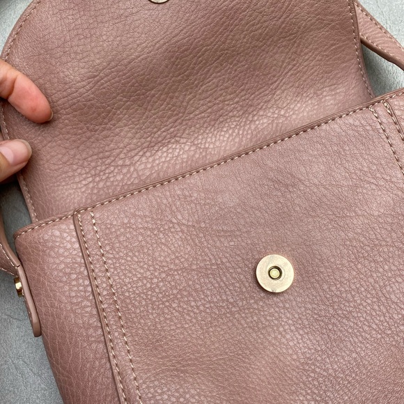 Rose purse with ajustable strap - Picture 2 of 4